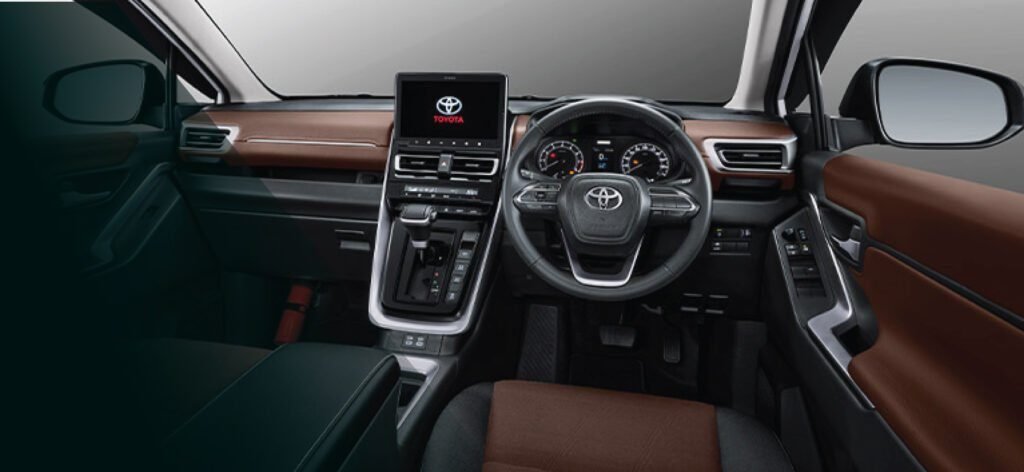 interior innova zenix terbaru